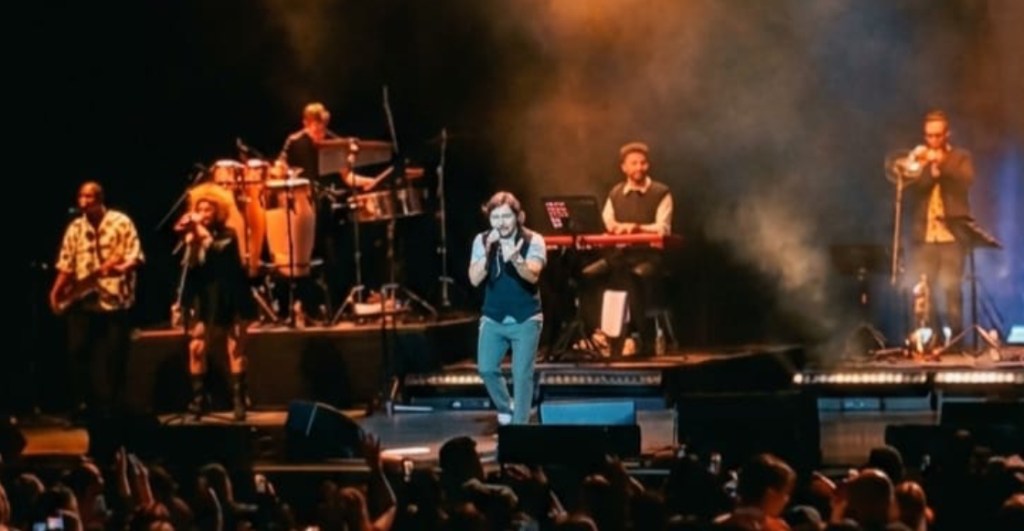 Diego Torres llena de nostalgia y esperanza el Teatro&nbsp;Metropólitan